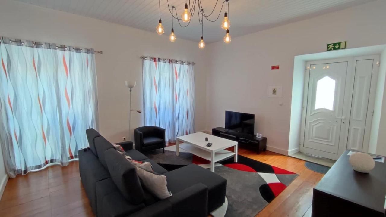 Apartamento Do Marques ซังตาครูซ ดัส ฟลอริช ภายนอก รูปภาพ